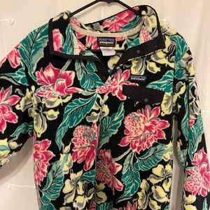 Women’s Patagonia Synchilla Fleece snap button sweatshirt